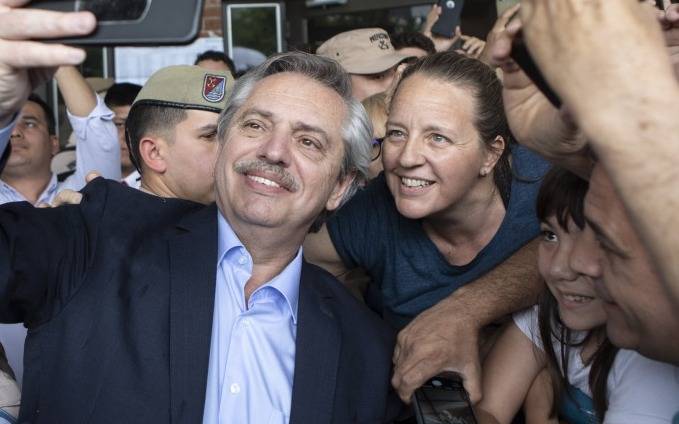 Alberto Fernández llegó a México y el lunes se reunirá con el presidente López Obrador