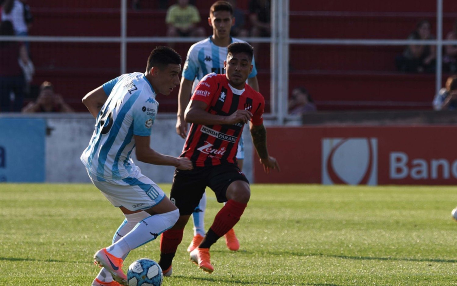 Racing y Patronato empataron en Paraná y dejaron puntos claves en sus luchas