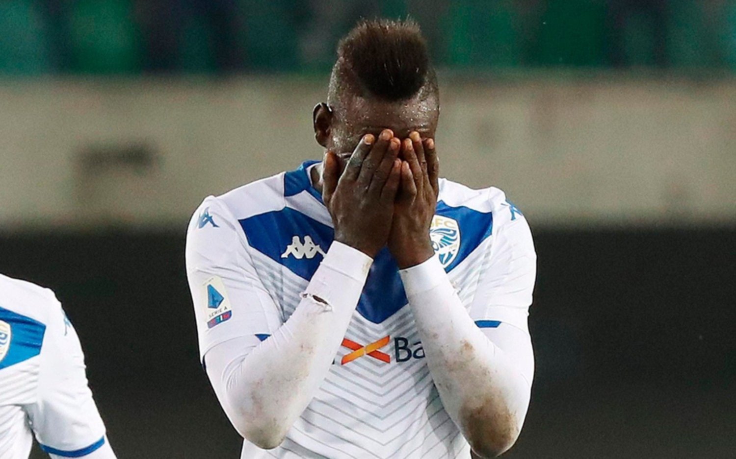 Racismo: un jugador quiso irse de la cancha por cantos xenófobos