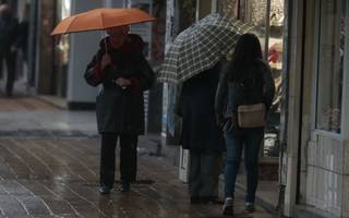 Mantienen hasta la noche el alerta por lluvias fuertes y tormentas en la Región