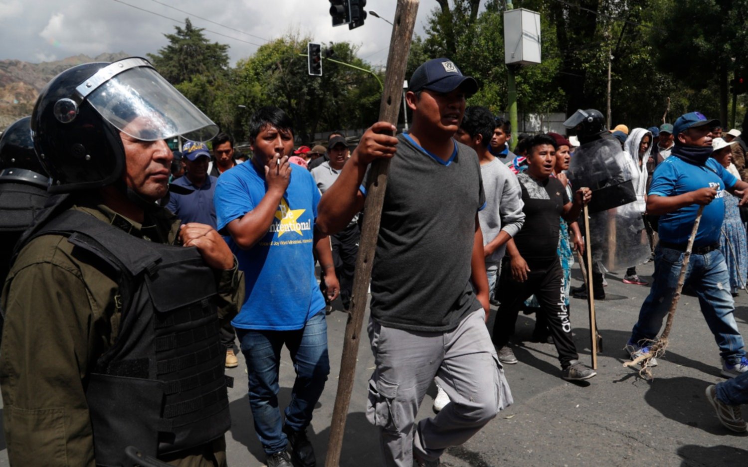 Reforzaron el palacio presidencial y Morales pidió "paz"