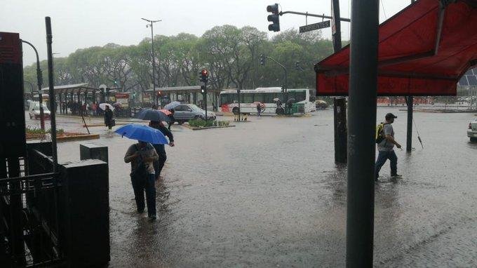 Llovió fuerte en capital federal y hubo múltiples anegamientos