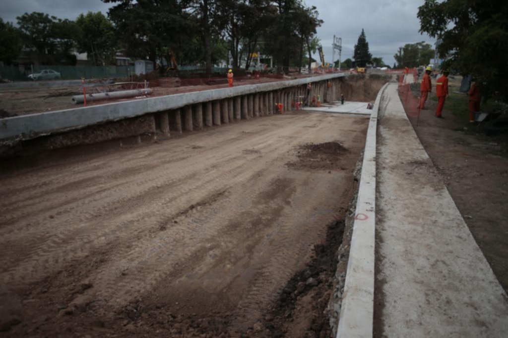 Avanzan con los trabajos para el paso bajo nivel en el cruce de 1 y 32