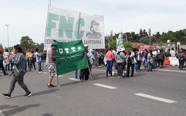 Productores hortícolas realizaron jornada de piquetes y se complicó entrar y salir de la Ciudad