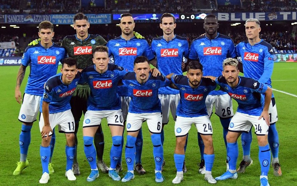 Napoli es una caldera: amenaza con sanciones al plantel por abandonar la concentración