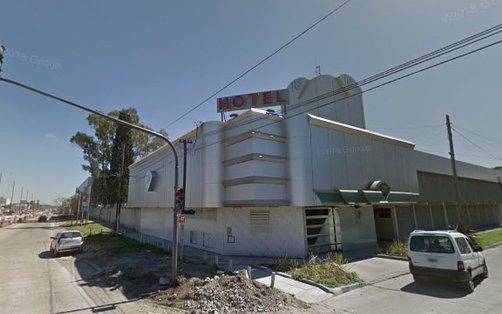 Hallan muerta a una mujer en un hotel alojamiento e investigan si falleció por un juego sexual