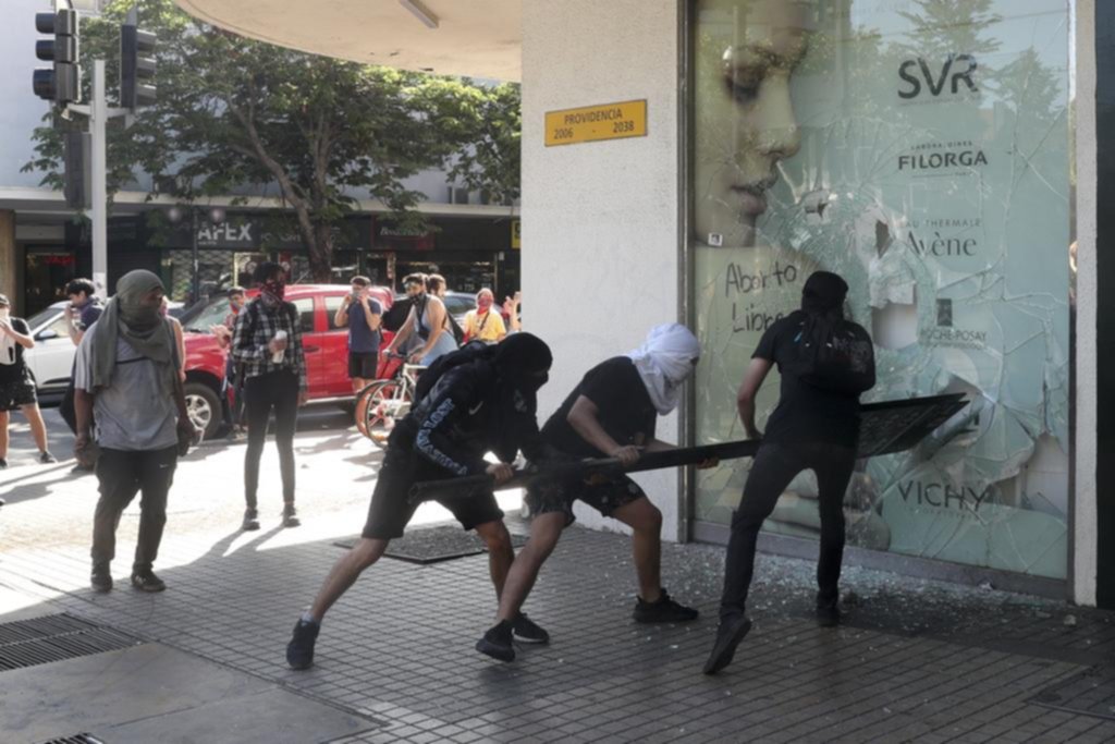 Barrios ricos de Santiago ya no miran las protestas por TV