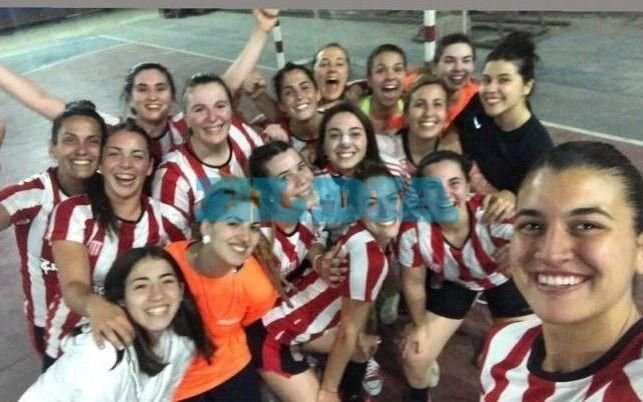 Las chicas de Estudiantes ascendieron a la Liga de Honor de handball