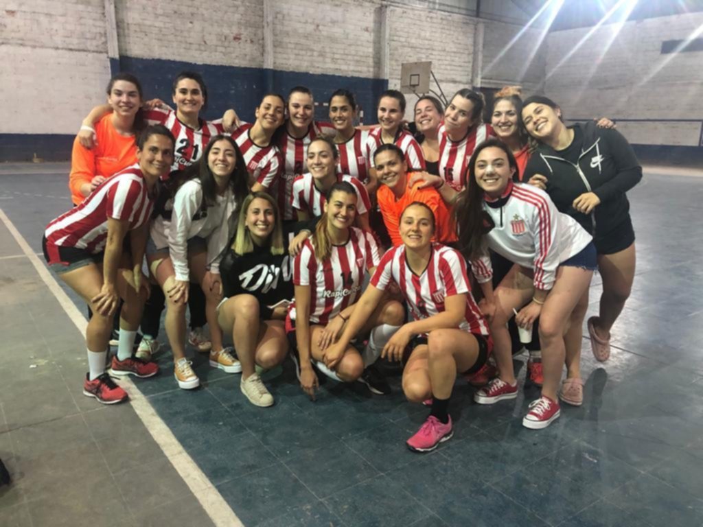 Las chicas albirrojas de handball concretaron el ascenso
