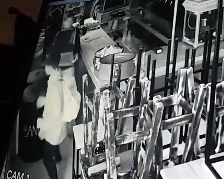 De madrugada, robaron la caja de una cervecería en el centro de Villa Elisa