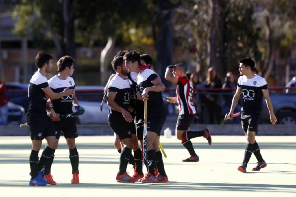 Universitario le quiere poner al ascenso la frutrilla del postre con el título de la Primera B1