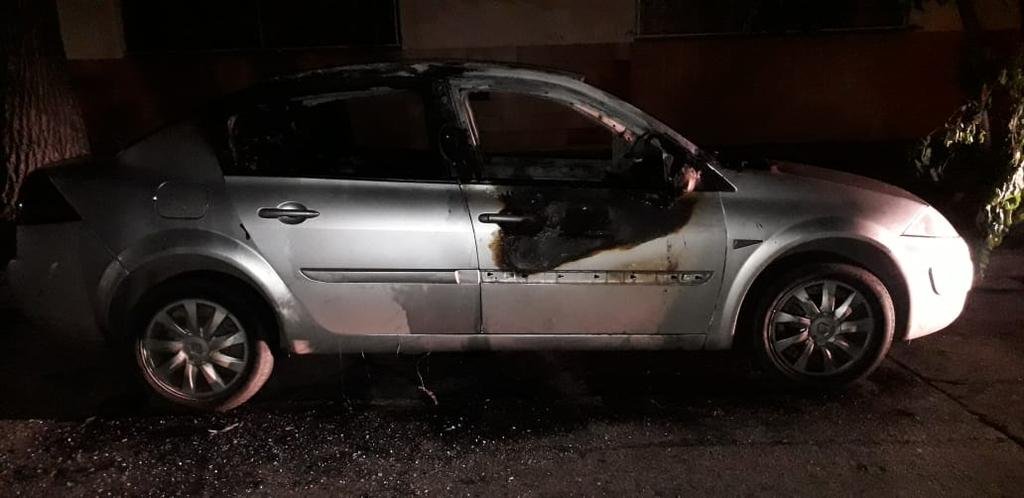 Denunció que le incendiaron el auto y terminó demorado