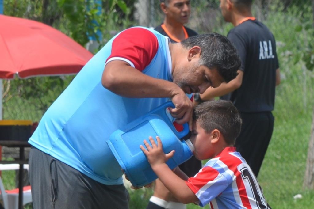 ¡Marche un traguito de agua...!