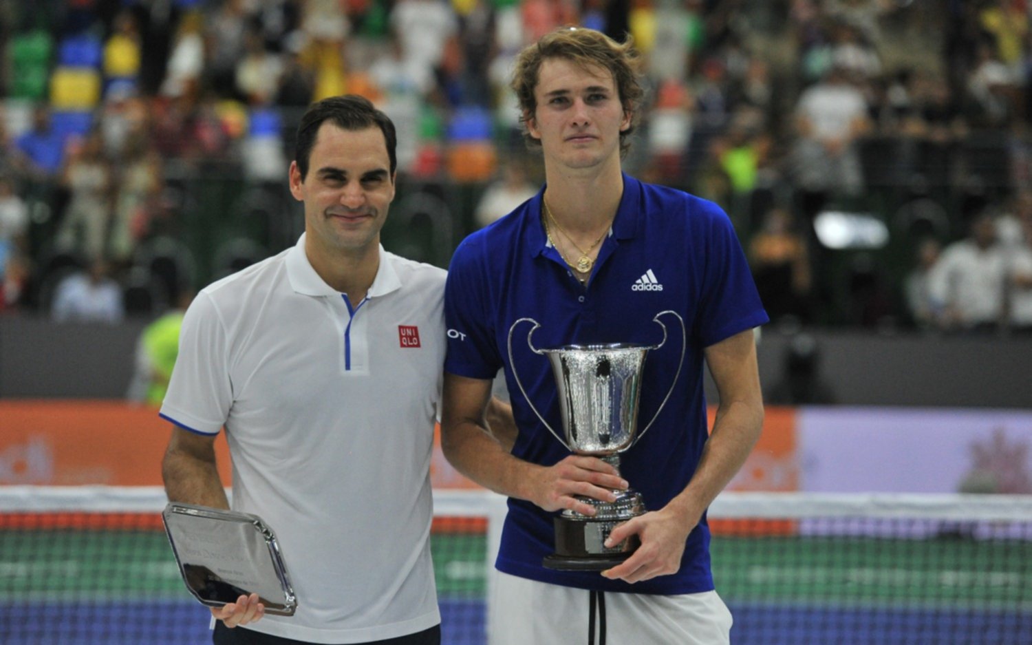 Federer mostró su magia pero el triunfo fue para Zverev en la exhibición en Buenos Aires