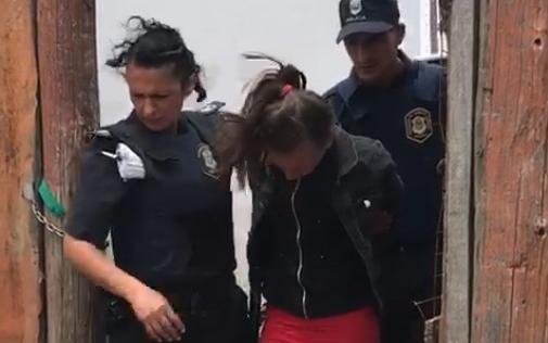 Una chica detenida con su novio y su cuñada, después de huir a los tiros