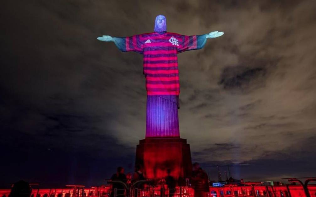 La imponente postal del Cristo Redentor con la camiseta del Flamengo