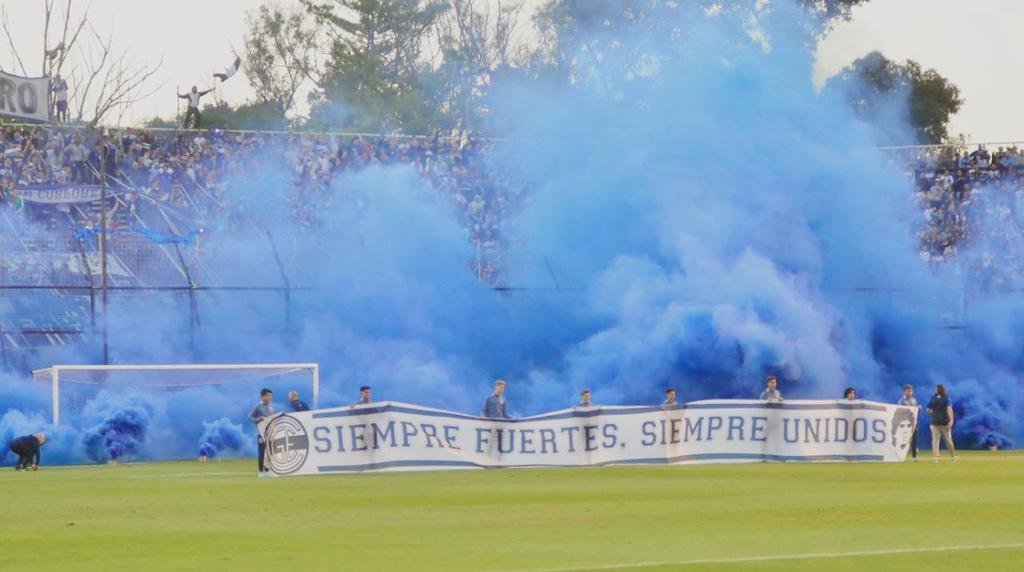 Anochecer de una semana agitada: los hinchas dejaron en claro su hartazgo