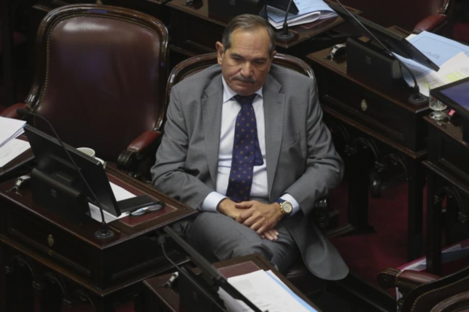 Alperovich pidió licencia en el Senado y avanza la causa por la denuncia de abuso