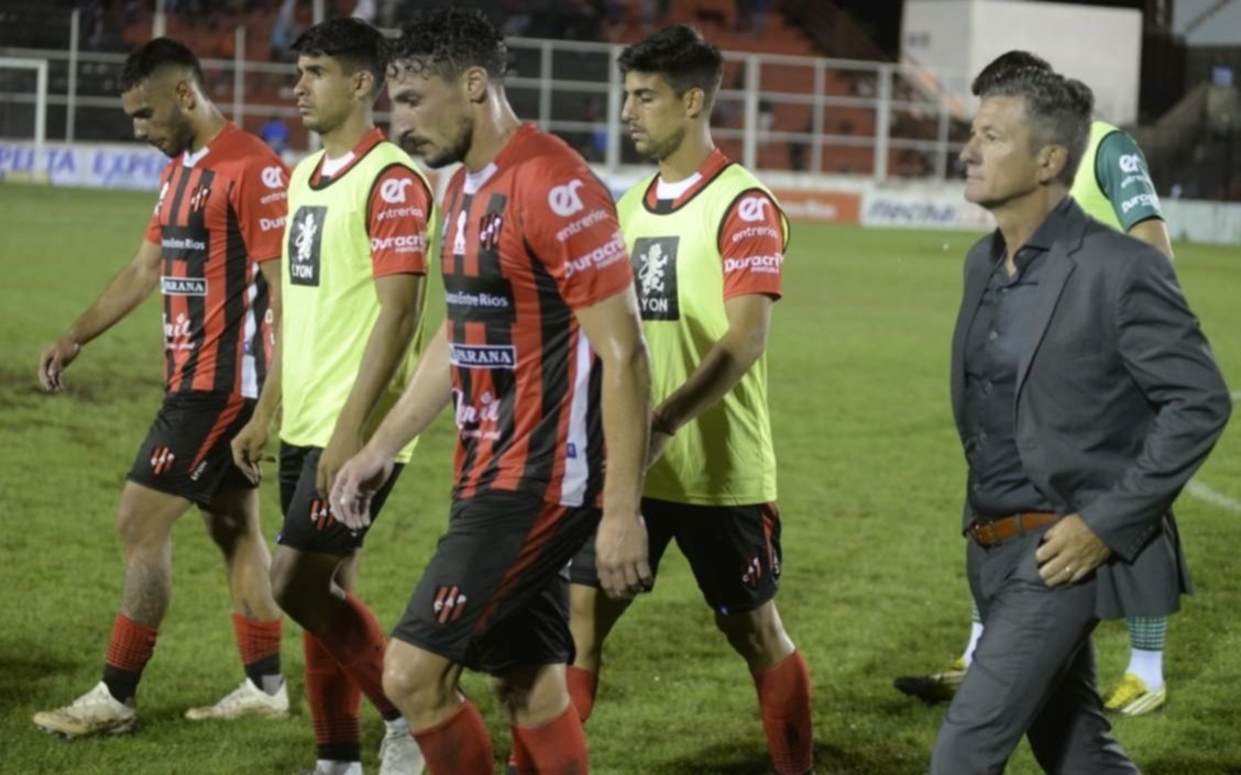 Tambalea el DT de uno de los rivales directos del Lobo en la pelea por el descenso