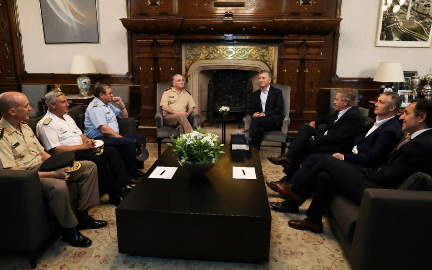 Macri distinguió a un científico y recibió a comandantes de las FFAA