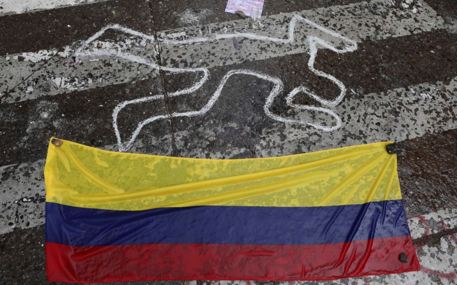 Colombia, conmocionada por el asesinato de un joven, convoca a otra huelga nacional