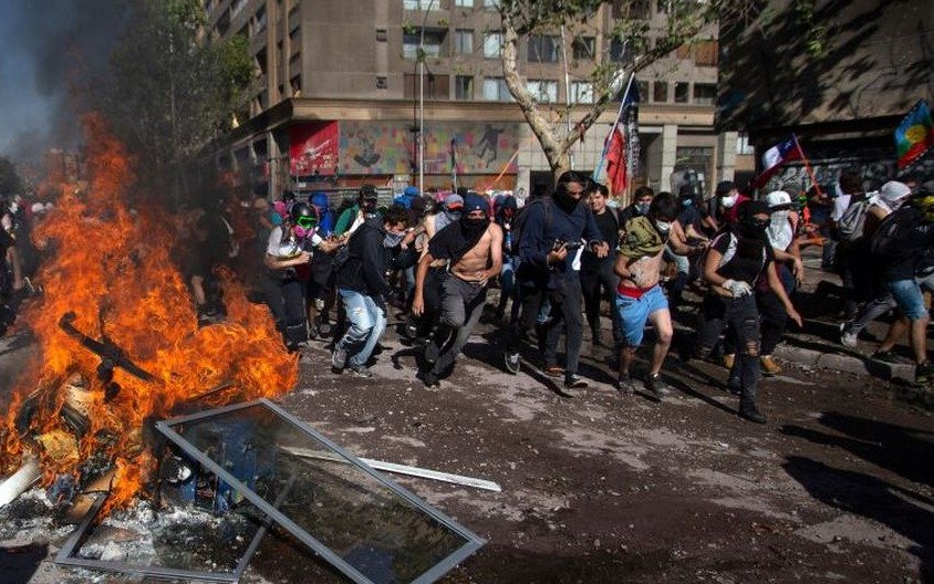 Chile cumplió 40 días de convulsión sin lograr la paz social