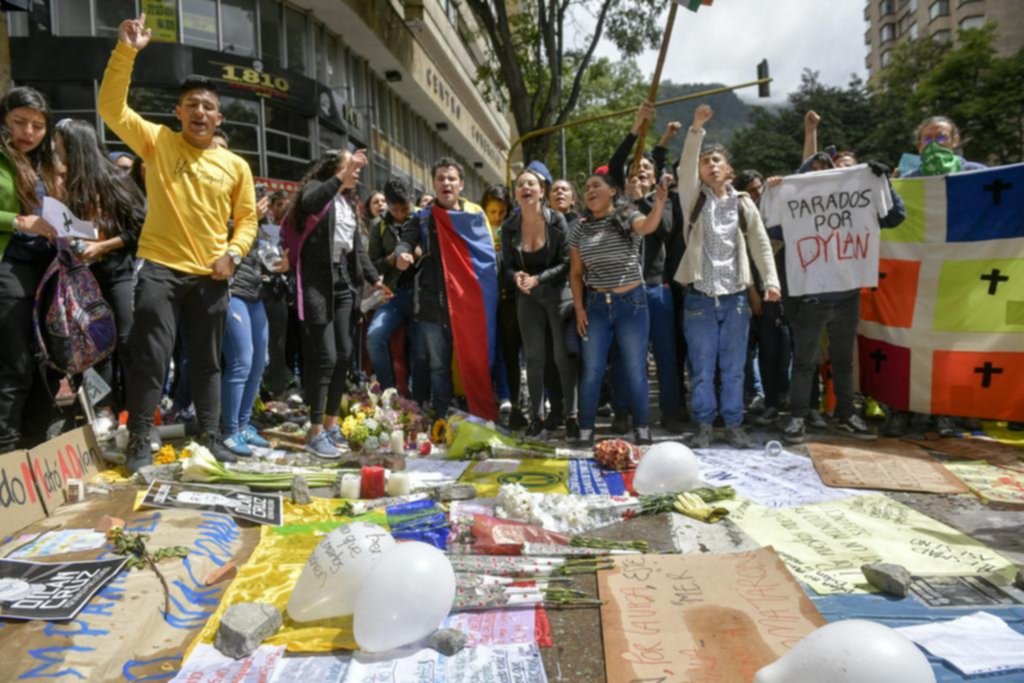 La muerte de un joven en las protestas sacude a Colombia