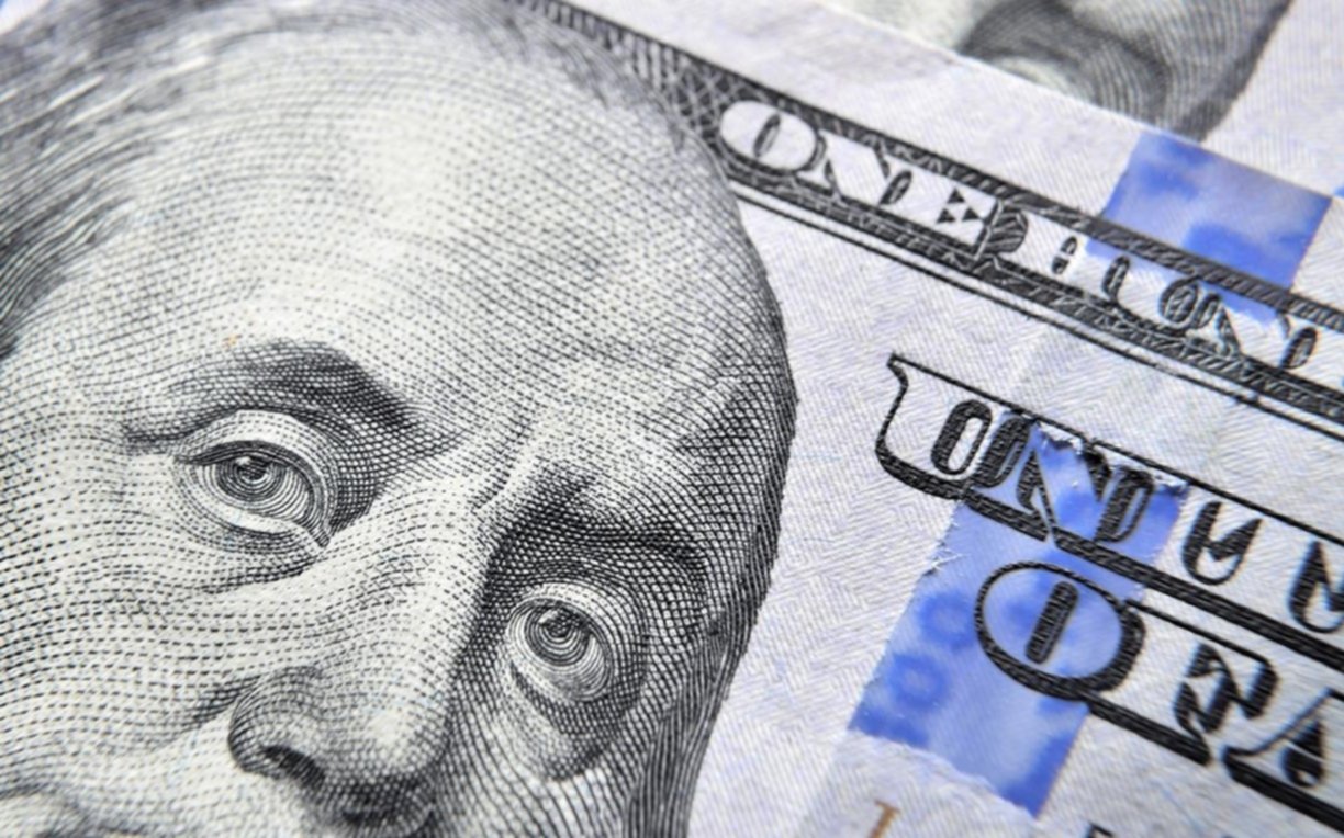 El dólar cerró sin cambios a $62,86