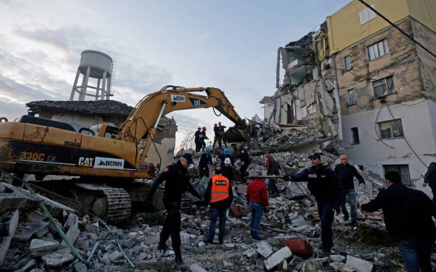 Suman 30 los muertos por el fuerte terremoto en Albania