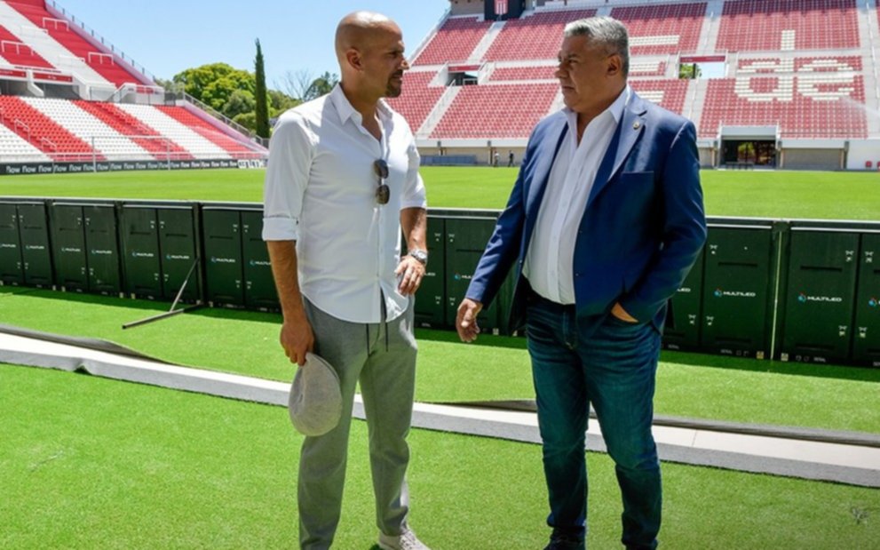 El presidente de la AFA visitó el nuevo estadio de Estudiantes