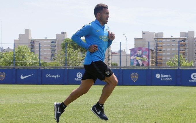 Tevez se desgarró y podría irse de Boca sin despedirse ante su gente