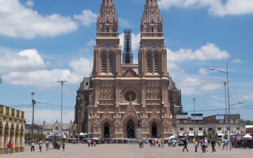 Macri y Fernández compartirán una misa en Luján dos días antes del cambio de gobierno