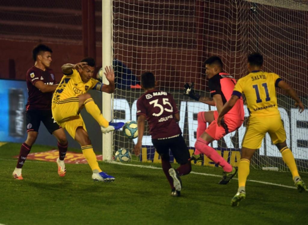 Boca fue más que Lanús y debutó con una merecida victoria
