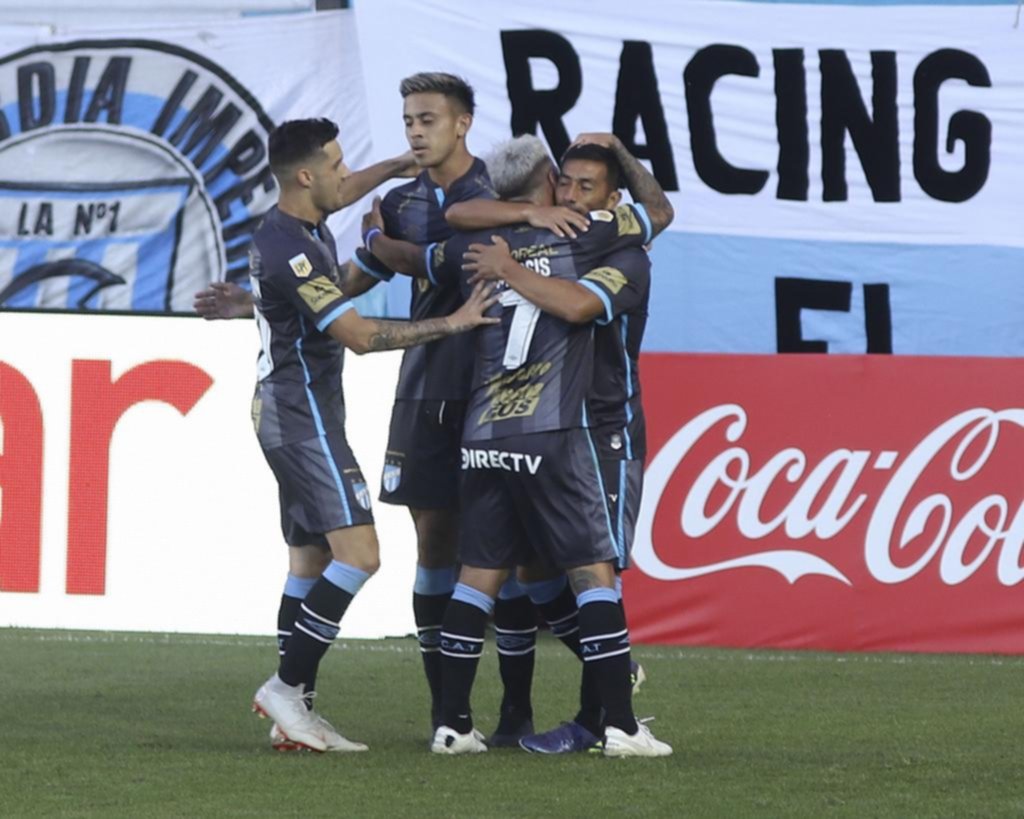 Racing fue una sombra y el Decano no le tuvo piedad