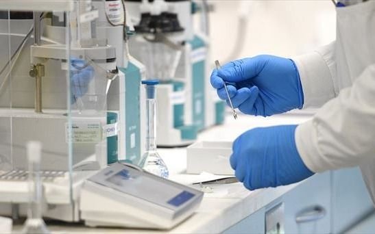  AstraZeneca estima que la vacuna de covid-19 se distribuirá a finales de marzo 