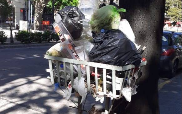 Denuncian acumulación de basura en la zona de Plaza Paso