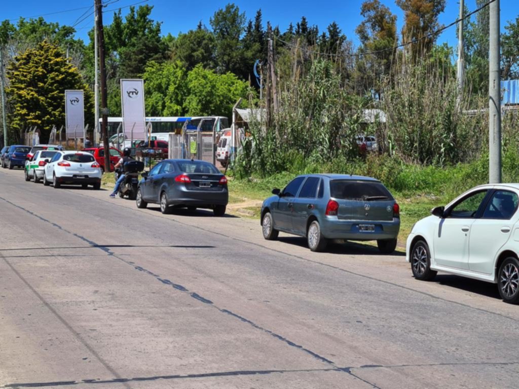 Volvieron las colas a la planta local de la VTV en 19 entre 519 y 520