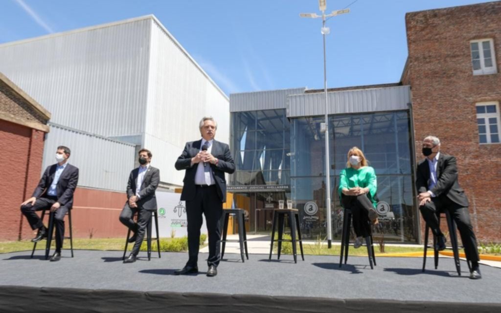 Alberto defendió la vacuna rusa: "No le preguntamos qué ideología tiene, nos importa que salve vidas"