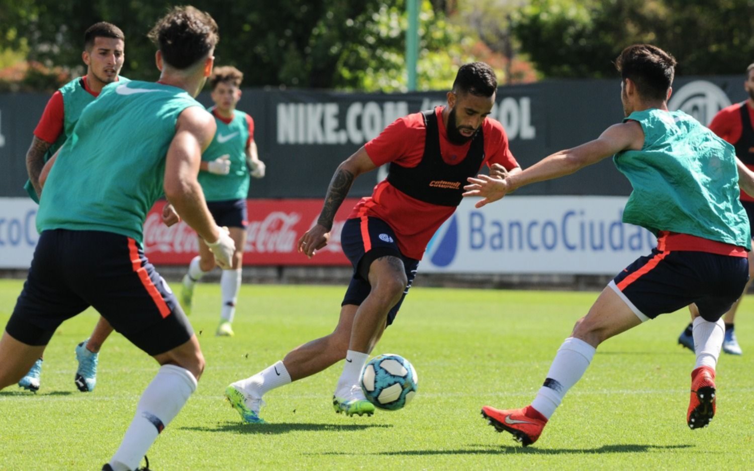 El DT Soso ensaya con mismo equipo para duelo con Estudiantes