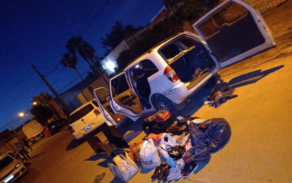 Investigan a un hombre y a su hijo por varios robos en casas