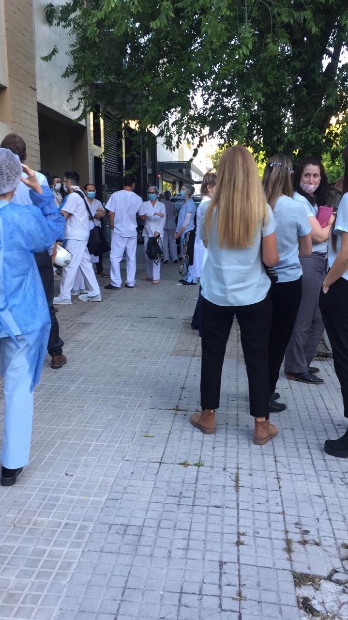Susto y evacuación en un centro médico de Barrio Norte