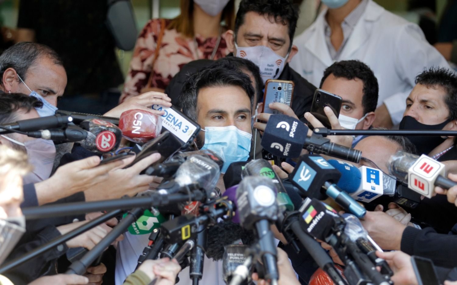 "No tiene ningún compromiso neurológico", aseguró el Dr. Luque sobre Maradona