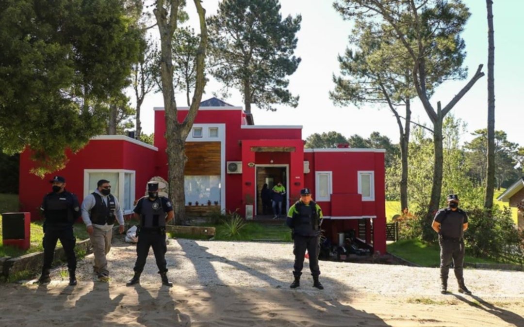 Desalojaron la casa usurpada de Cariló: "Los dueños pudieron recuperar la propiedad"