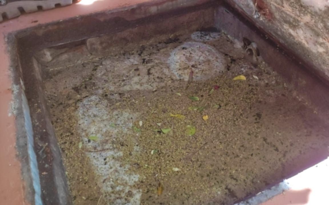 Denuncian cloacas colapsadas en la zona de Parque Castelli
