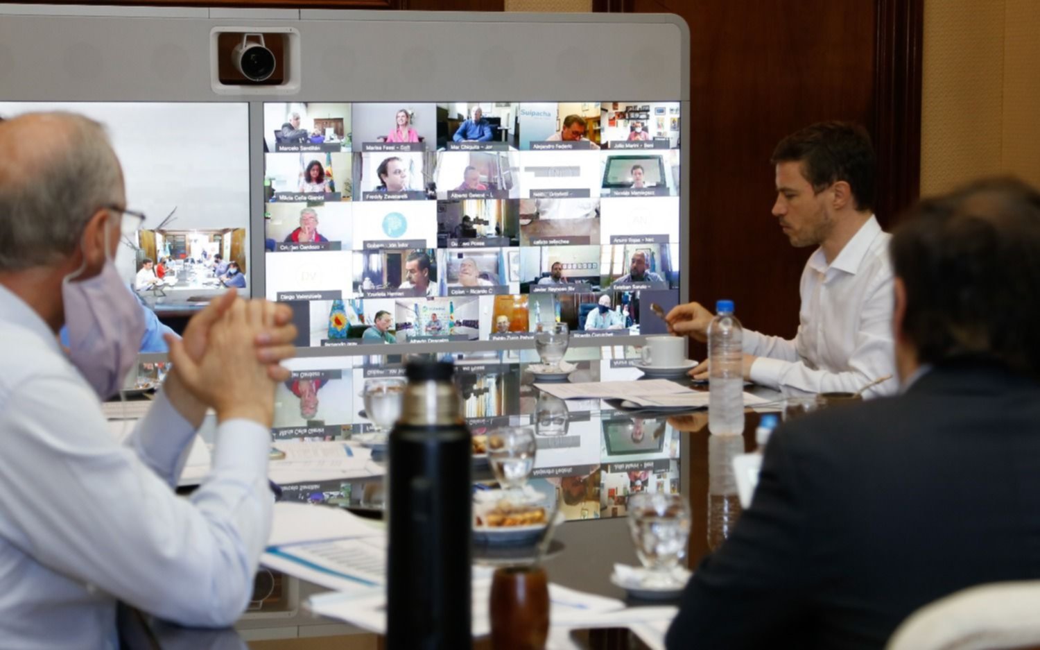 Antes de fin de año comenzará a aplicarse la vacuna en Provincia, dijo hoy Kicillof a intendentes