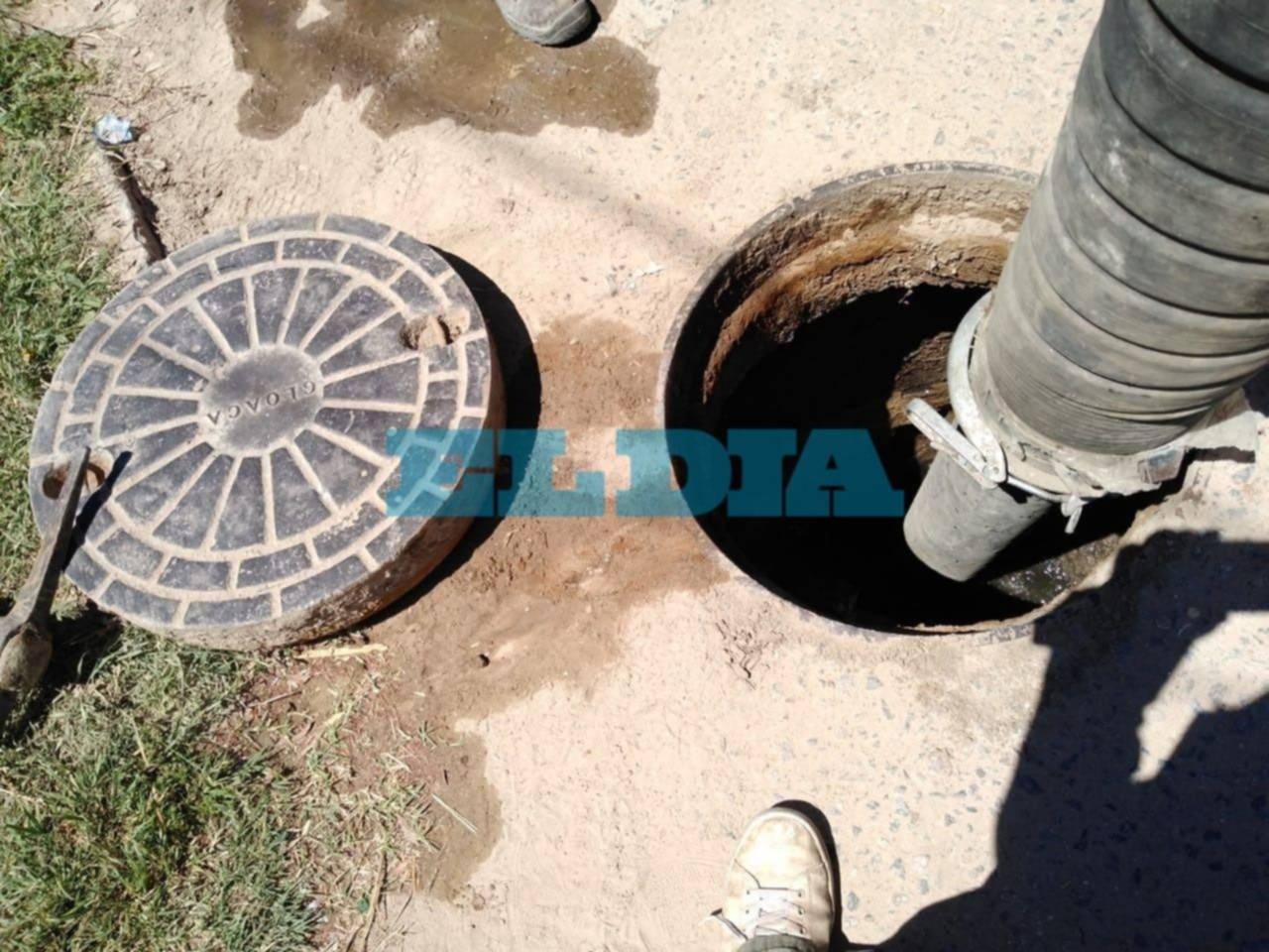 Denuncian que en un pozo confluyen agua potable y líquidos cloacales: "La gente la está tomando"
