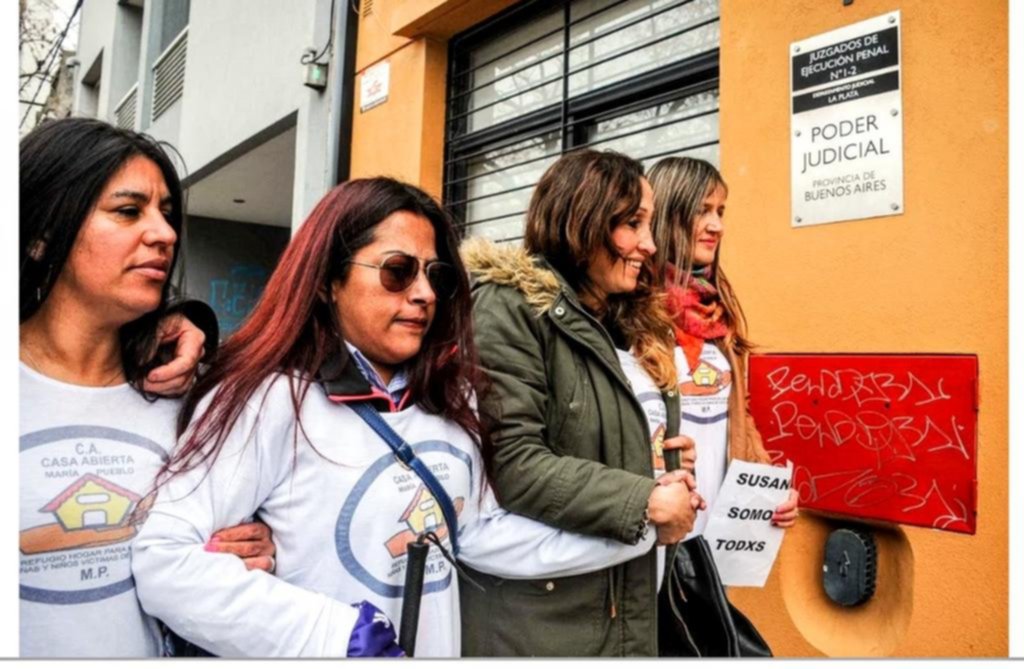 Dejó ciega a su ex en La Plata y cayó en Merlo tras intentar apuñalar a su nueva pareja