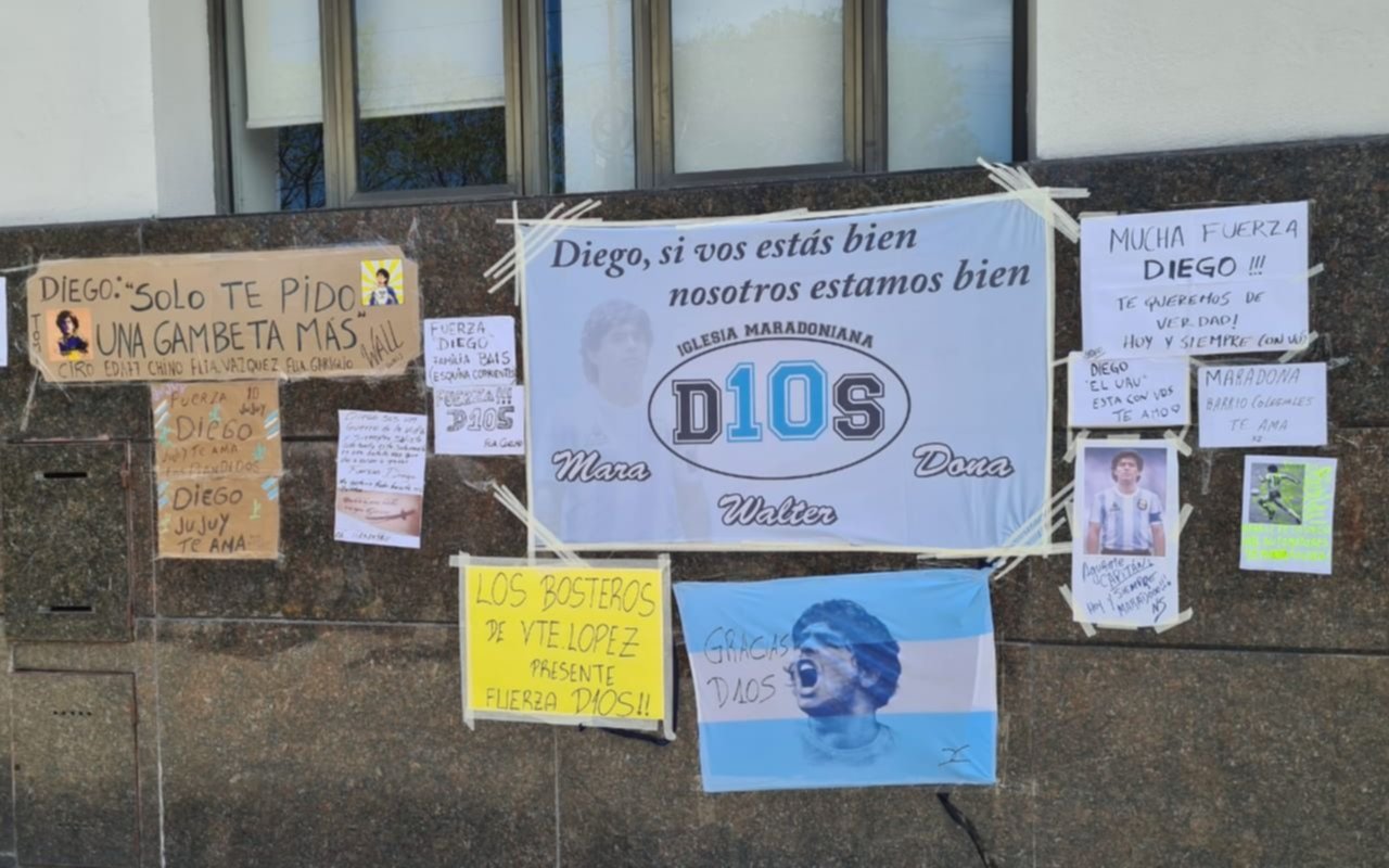 Dos especialistas se suman al equipo que atiende a Maradona: "Está sedado y estabilizado"