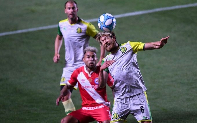Copa de la Liga: El Bicho cayó ante el Tiburón que ahora lidera la zona del Pincha