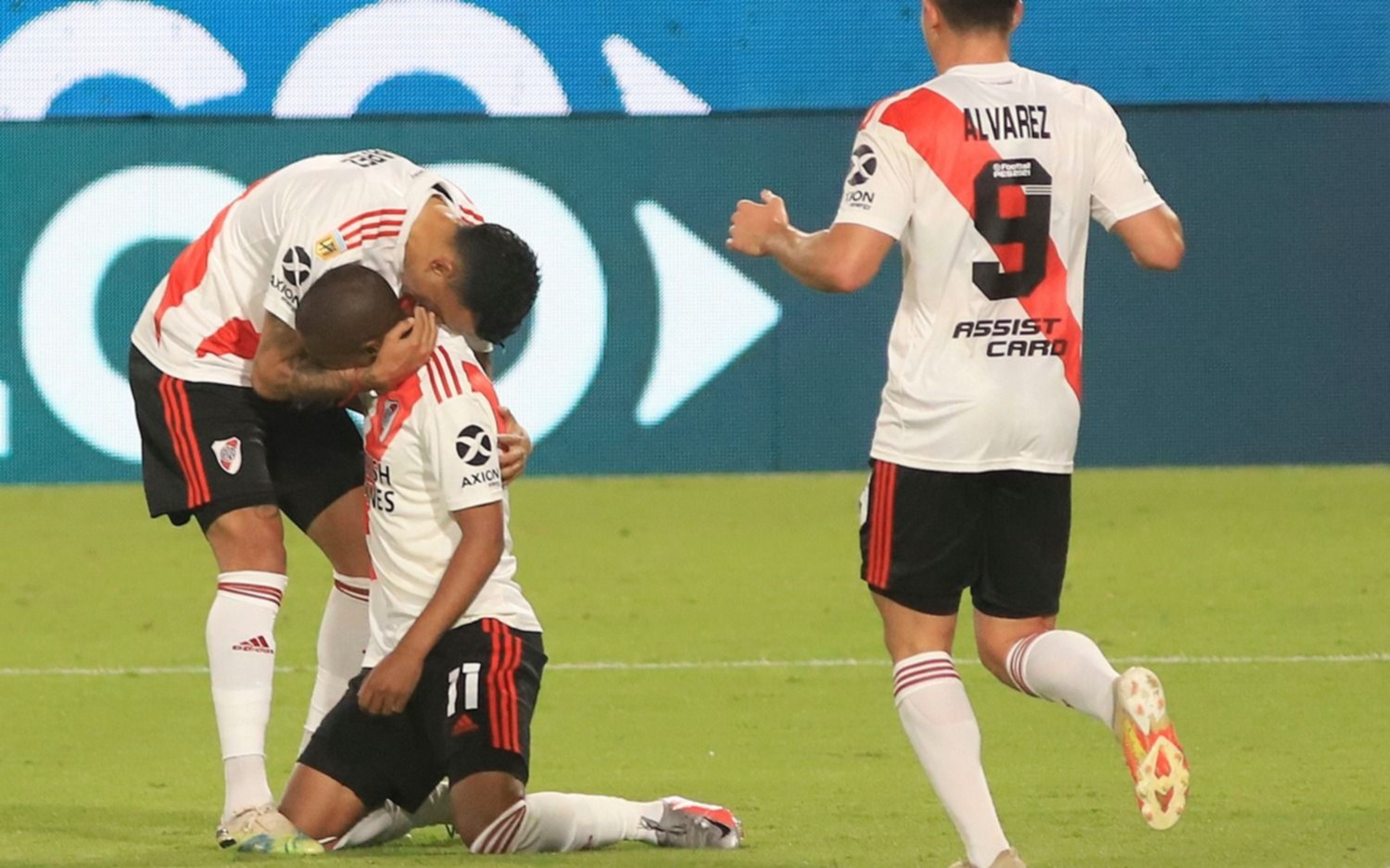 River se recuperó rápido del mal arranque y venció a Rosario Central en Avellaneda